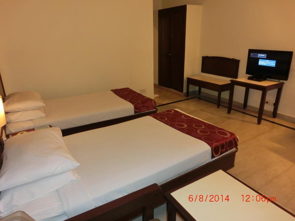 Hotel Thulashi Park Chennai Bilik gambar